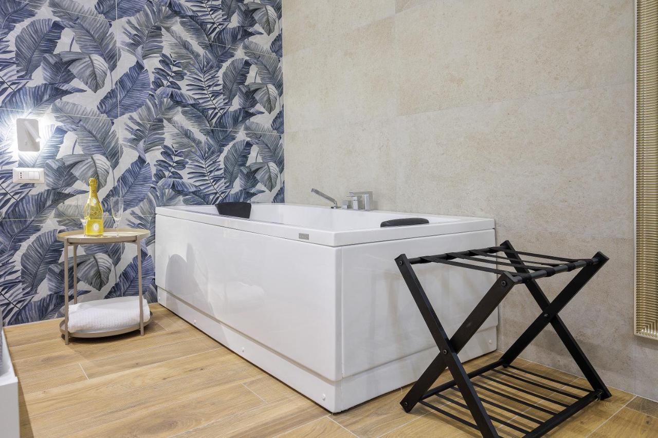 Live Suite Napoli Extérieur photo