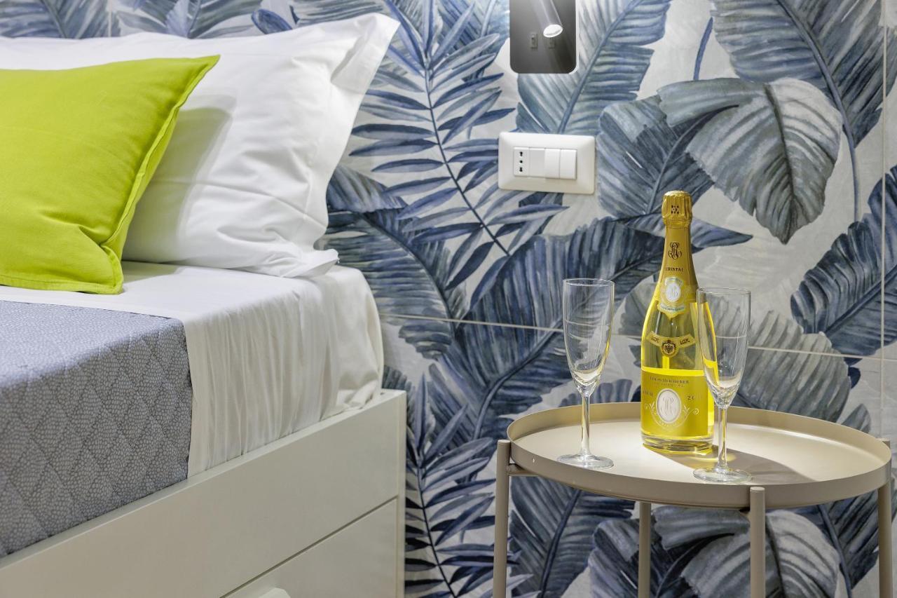Live Suite Napoli Extérieur photo