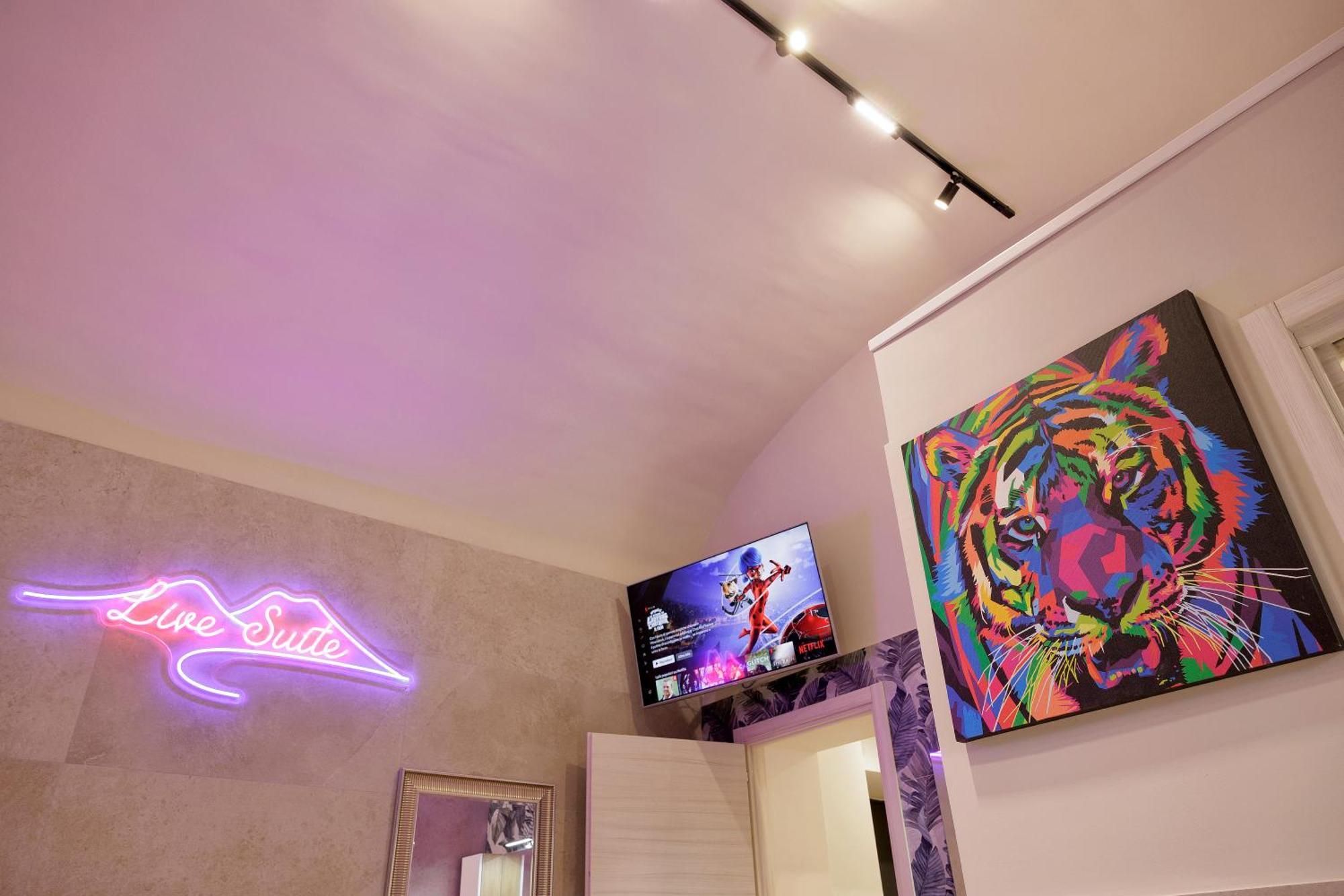 Live Suite Napoli Extérieur photo